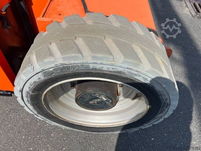 Platformă de lucru telescopică articulată JLG E450 AJ elektro (1867)