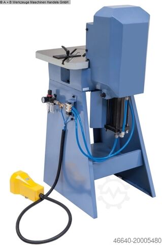 Uitklinkmachine BERNARDO AK 130 PT
