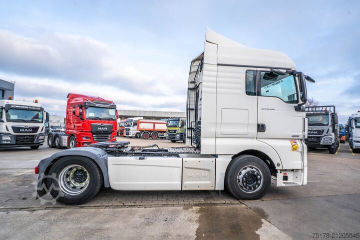 Standard tractor MAN TGX 18.460 XLX + INTARDER