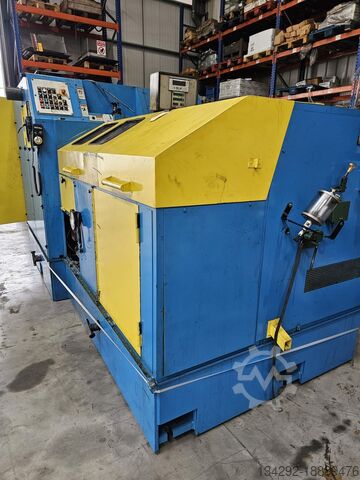 Machine voor het maken van schroeven SACMA SP260