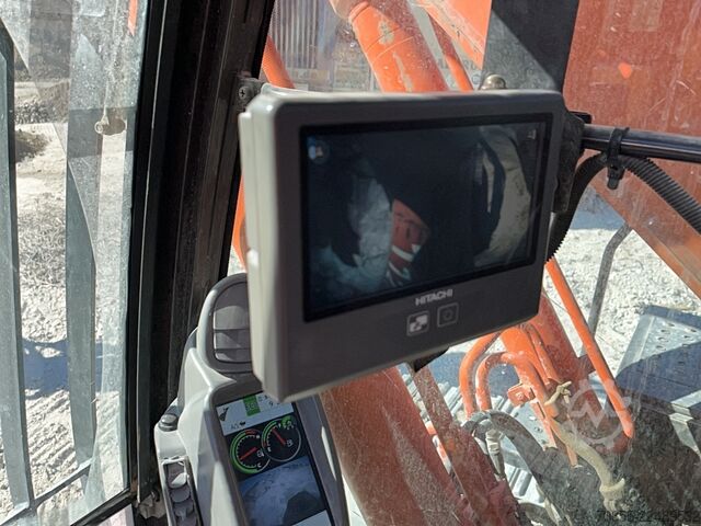 Escavadora de rastos Hitachi ZX210LC-6
