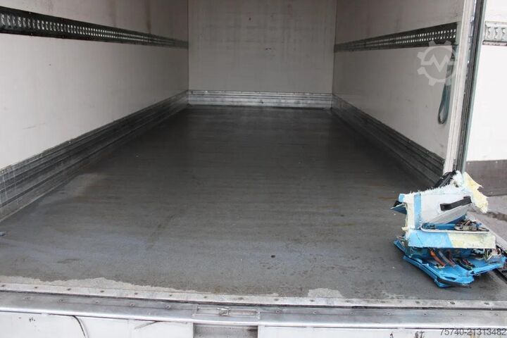 Soğutmalı/dondurulmuş taşıma Iveco Eurocargo 140e22 + EURO 6 + LOW KM + chereau