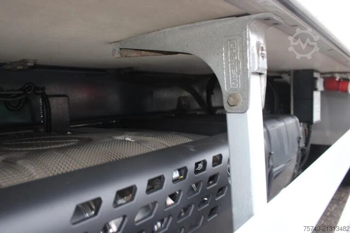Soğutmalı/dondurulmuş taşıma Iveco Eurocargo 140e22 + EURO 6 + LOW KM + chereau