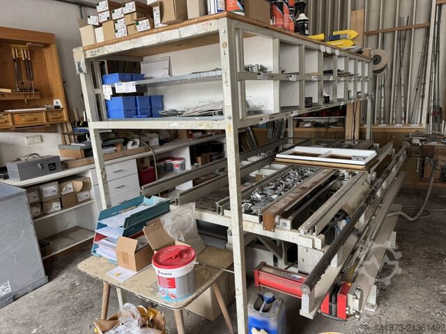 Centar za sklapanje prozorskih krila STRIFFLER Beschlagtisch mit Regal