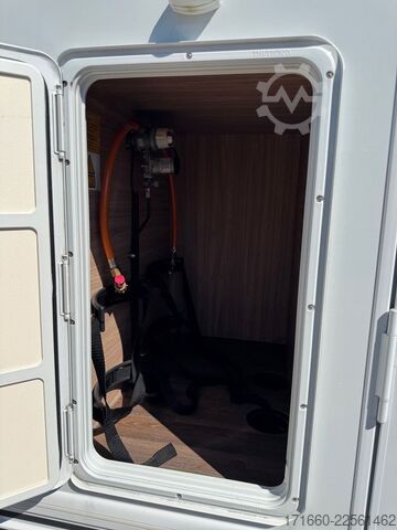 Autocaravana semi-integrada BÜRSTNER Lyseo M Harmony Line 690 G *SAT-TV*Hubbett*