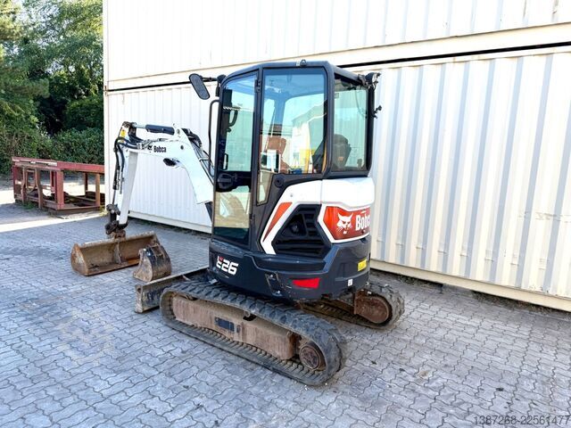 Minikoparka BOBCAT E26 / 2021 BJ / 2 x Löffel / 1.665 H
