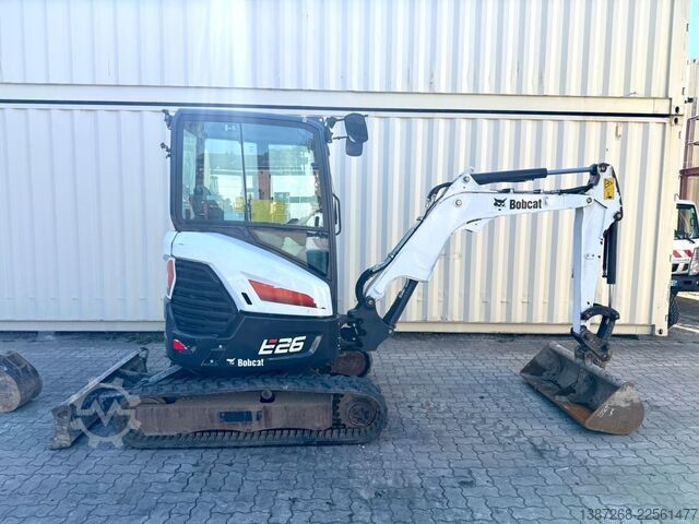Minikoparka BOBCAT E26 / 2021 BJ / 2 x Löffel / 1.665 H