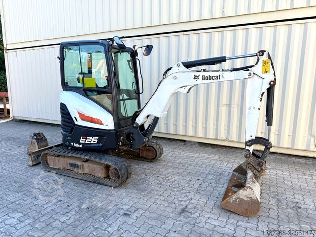 Minikoparka BOBCAT E26 / 2021 BJ / 2 x Löffel / 1.665 H