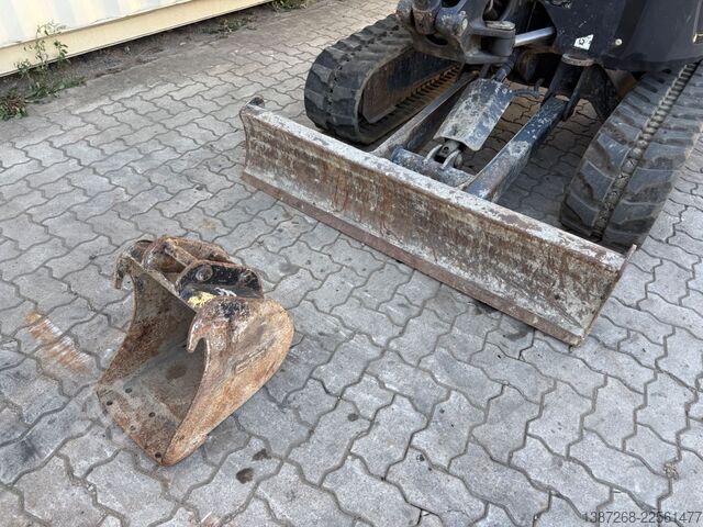 Minikoparka BOBCAT E26 / 2021 BJ / 2 x Löffel / 1.665 H