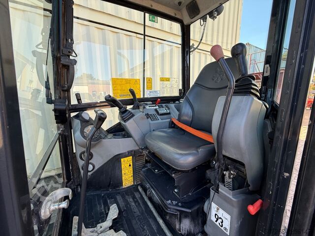 Minikoparka BOBCAT E26 / 2021 BJ / 2 x Löffel / 1.665 H