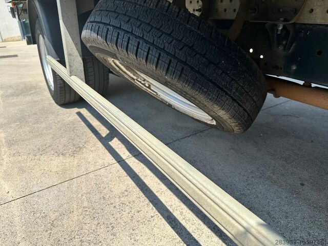 φορτηγό με κιβώτιο Iveco 35C16