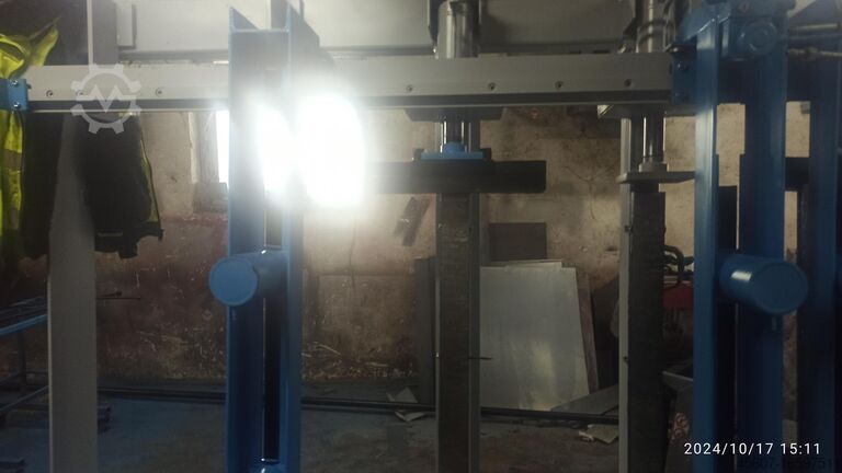 Prasa krawędziowa Hess LAMIELLIEPRESSE