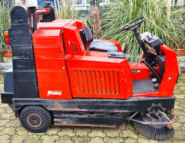 Machine de nettoyage, balayeuse et aspirateur HAKO HAKO JONAS 1450 D