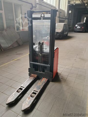 Palletstapelaars Linde L14 2.9m/ initial/ free lift