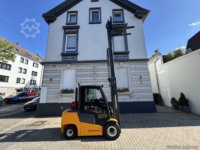 Carrello elevatore a 4 ruote Jungheinrich TFG 430