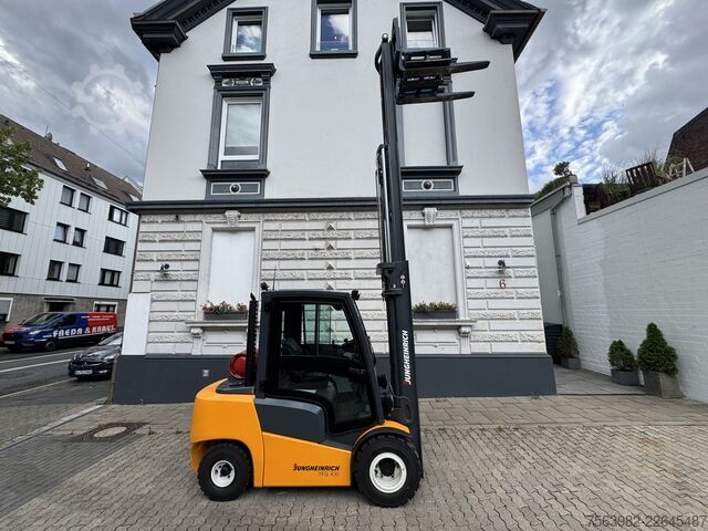Carrello elevatore a 4 ruote Jungheinrich TFG 430