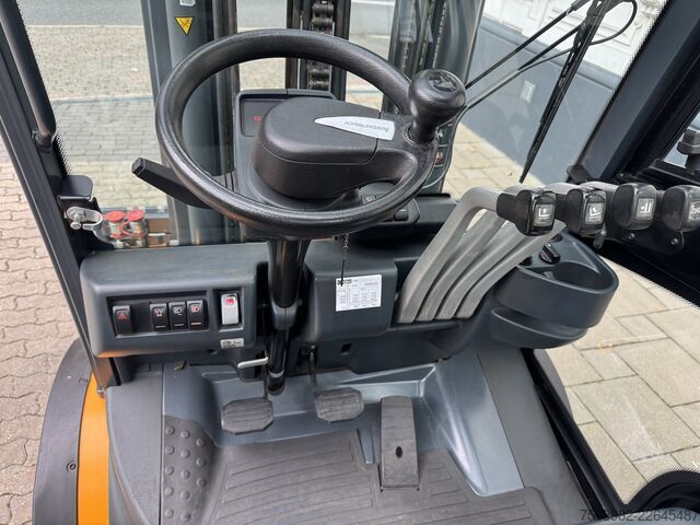Carrello elevatore a 4 ruote Jungheinrich TFG 430
