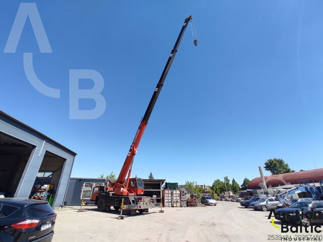 Żuraw terenowy Liebherr LTM 1025