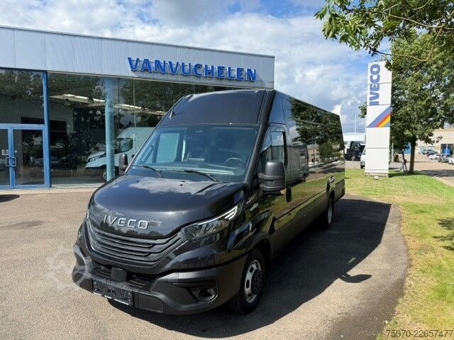 Gesloten bestelwagen met verhoogd dak en lange wielbasis Iveco 