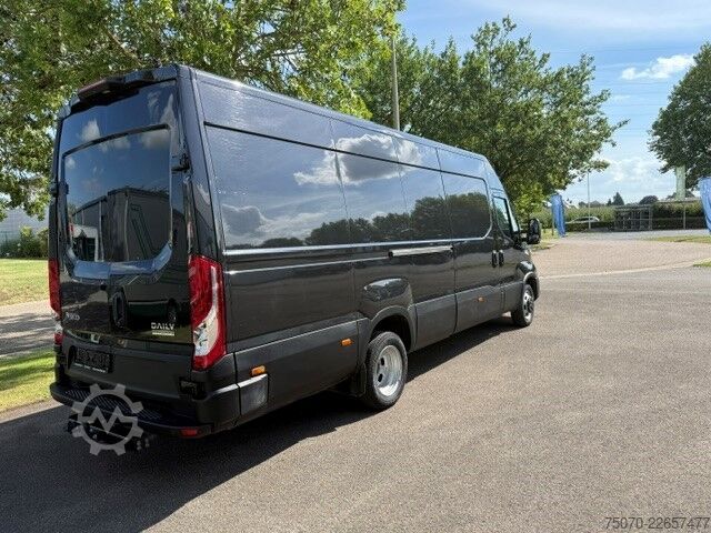 Gesloten bestelwagen met verhoogd dak en lange wielbasis Iveco 