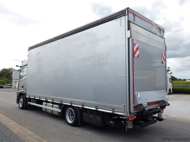 LKW mit Pritsche & Plane MERCEDES-BENZ 1833 LnR L-Fhs./Pritsche 7,35m/LBW 2to/Vollluftg