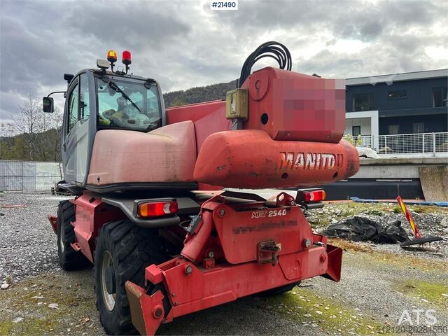 Telescooplader Manitou MRT2540 w/ radio control, crew basket, 2 sets of p