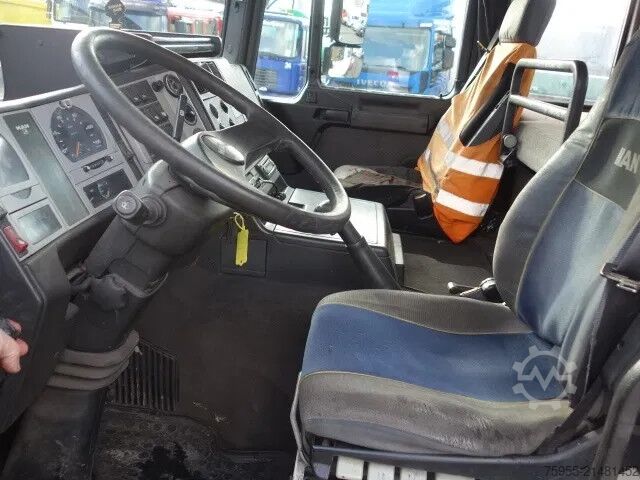 Fahrgestell mit Fahrerhaus MAN 33.464 F2000 F2000 6X4 STEELSPRINGS TREKKER CHA...