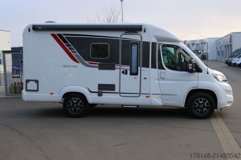 Caravana semiintegrada Bürstner Nexxo Van T 569