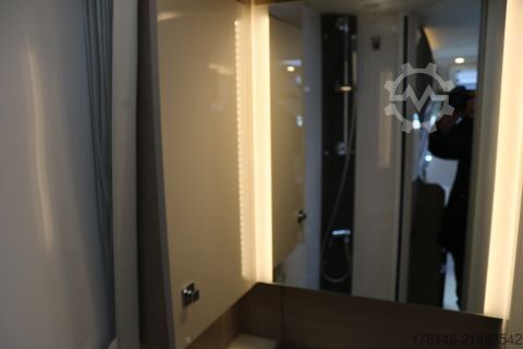 Caravana semiintegrada Bürstner Nexxo Van T 569