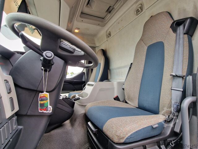 Valise Volvo FL 250 4x2 - Box - Loadlift - A/C - Camera - Eu...