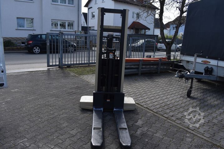 Carretilla elevadora Crown 1 EMT