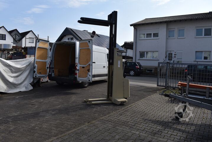 Carretilla elevadora Crown 1 EMT