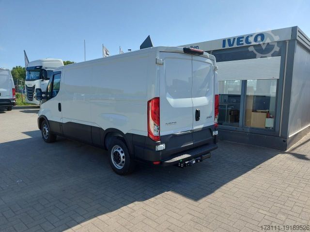 Yüksek tavanlı panelvan IVECO Daily 35S14V / H1 Flachdach / AHK / Kamera