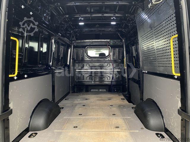 Komercijalno vozilo sa visokim krovom VOLKSWAGEN Crafter 35 *4MOTION* AHK 3,0t+Kamera+Navi+230V 8
