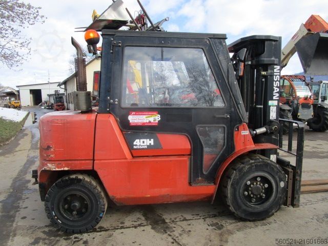 Dieselové vysokozdvižné vozíky Nissan 4 Ton.-Triplex-FH 4,5m + Seitenschieber