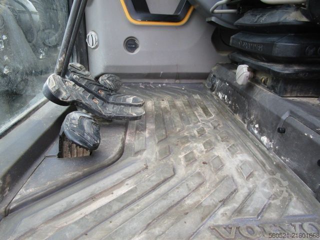 Mini-escavadora Volvo ECR88D - Powertilt + hydr. Schnellwechsler + 3 Löf