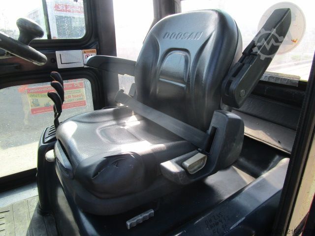Diesel Forklift Doosan D35C-5 Triplex-FH 4,9m + Seitenschieber