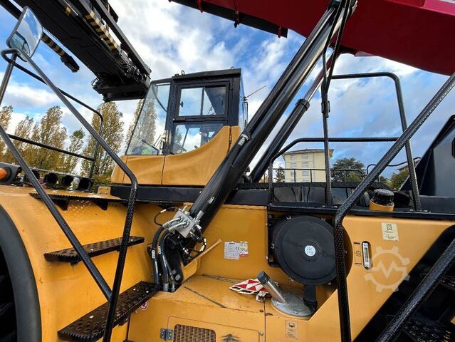 Full-container reach stacker Sany SRSC45G5-P - PIGGYBACK SPREADER