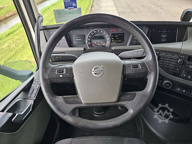 Standard-SZM VOLVO FH 500 6X2 STEERED PTO+HYDR