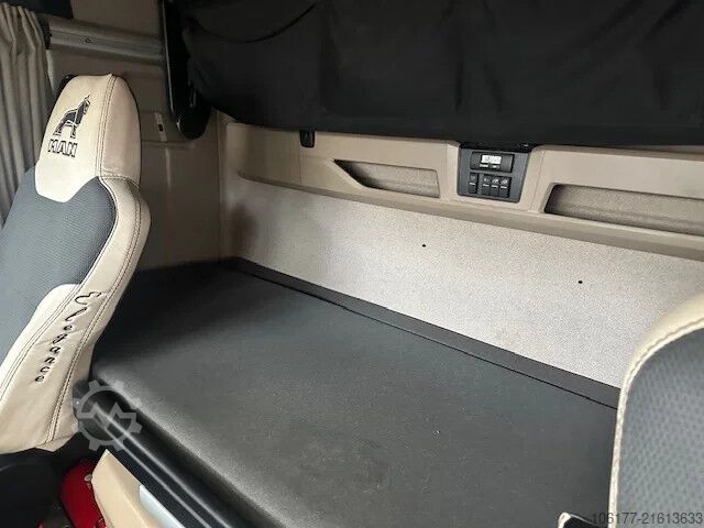 Standaard-SZM MAN TGX 18.500 XLX ELEGANCE EDITION/4 PIECES - STUKS