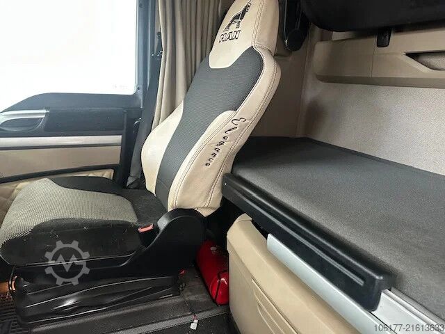 Standaard-SZM MAN TGX 18.500 XLX ELEGANCE EDITION/4 PIECES - STUKS