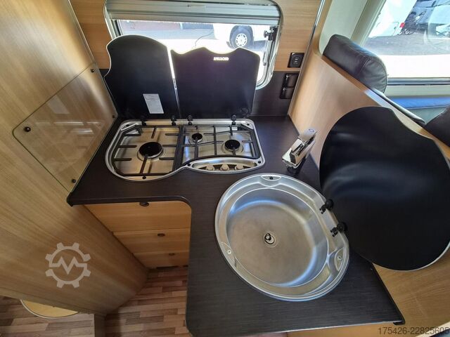 Half-integraal camper LMC Breezer H 737 G *Assistenz-Paket*