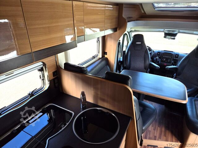 Half-integraal camper LMC Breezer H 737 G *Assistenz-Paket*