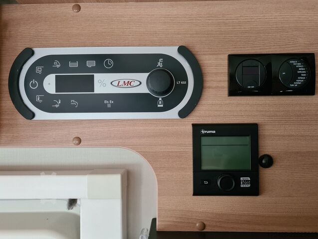 Half-integraal camper LMC Breezer H 737 G *Assistenz-Paket*