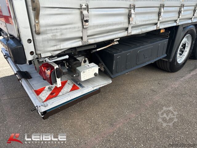 Semirimorchio con telone SCHMITZ CARGOBULL SCS Tautliner mit LBW / Ladebordwand Bär 2t