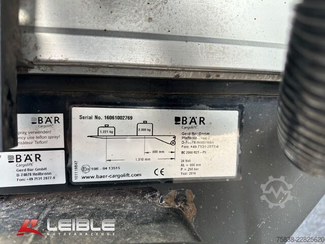 Semirimorchio con telone SCHMITZ CARGOBULL SCS Tautliner mit LBW / Ladebordwand Bär 2t