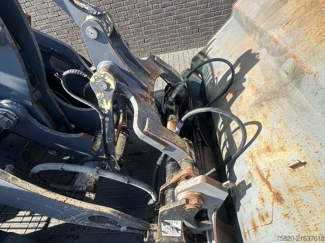 Lader Terex TL 160 +HOOGKIEPBAK+HYDRAULISCHE+VEEGBORSTEL