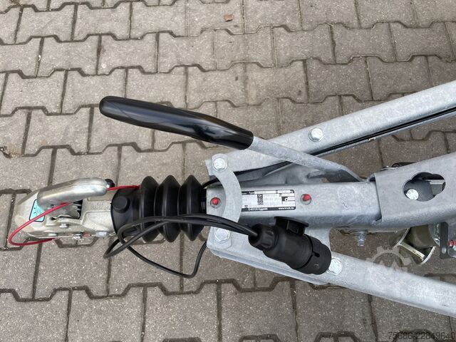 PKW-Anhänger Saris 255cm x 153cm 1,5t Rampen+kl. Frontwand