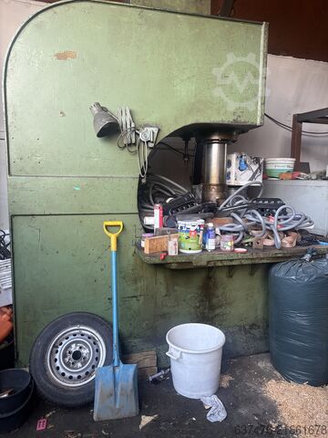 Pressa di raddrizzatura Ursviken 