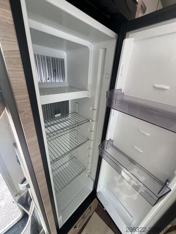 Campingvogn Fiat Ducato Weinsberg Carasuite 2024 | Cambio automatico | 5 posti letto